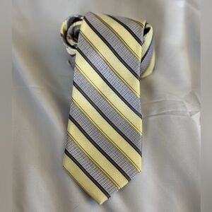 Calvin Klein Men's Skinny Neck Tie Silk Gray & Yellow & White Stripe